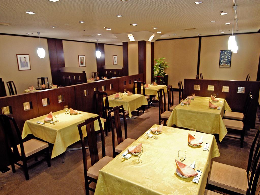 The Crown Palais New Hankyu Kochi Esterno foto