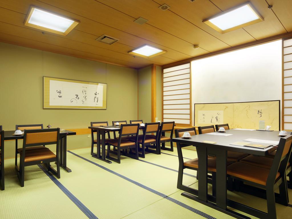 The Crown Palais New Hankyu Kochi Esterno foto