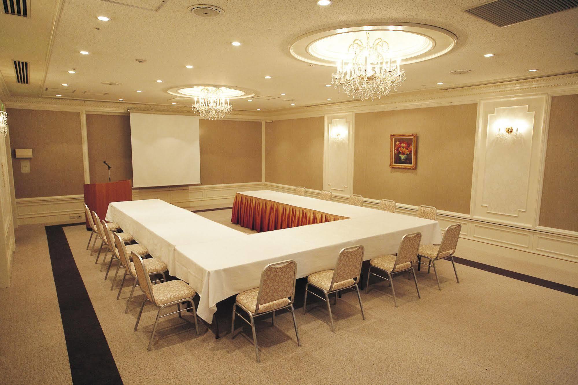The Crown Palais New Hankyu Kochi Esterno foto